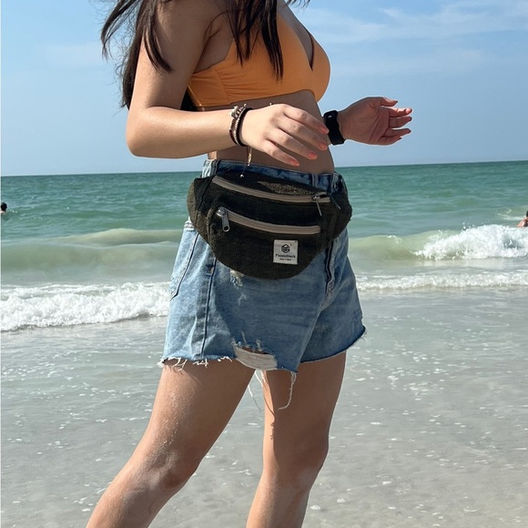 Puzzlestack Handbags - Sherpa Travel Hemp Fanny Pack Green